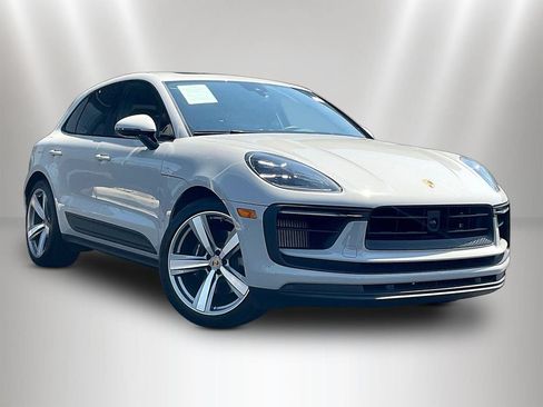 Used 2024 Porsche Macan S AWD/4WD image 3