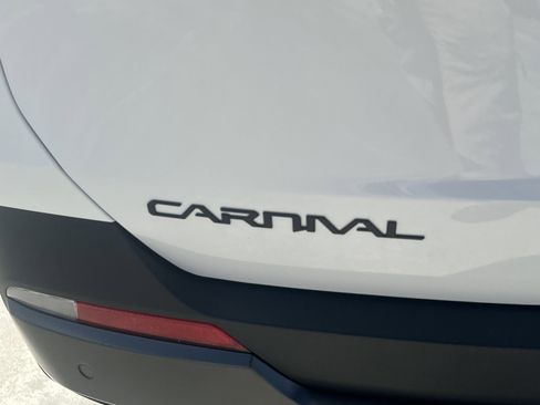 New 2026 Kia Carnival SX FWD image 8