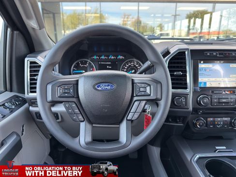 Used 2017 Ford F450 XLT w/ XLT Premium Package image 33