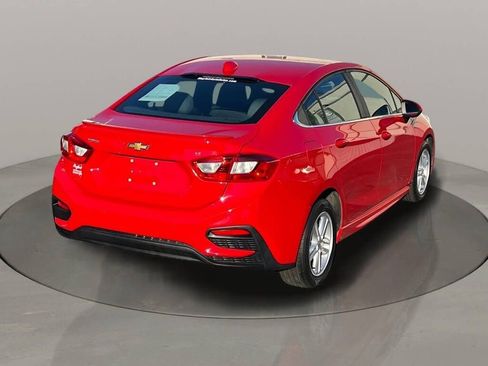 Used 2017 Chevrolet Cruze LT w/ Convenience Package image 6