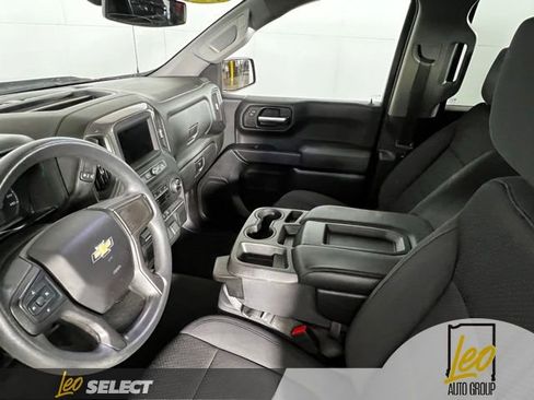 Used 2020 Chevrolet Silverado 1500 Custom w/ Custom Convenience Package AWD/4WD image 10