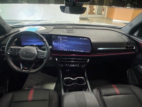 Used 2024 Chevrolet Traverse RS w/ LPO, Floor Liner Package image 17