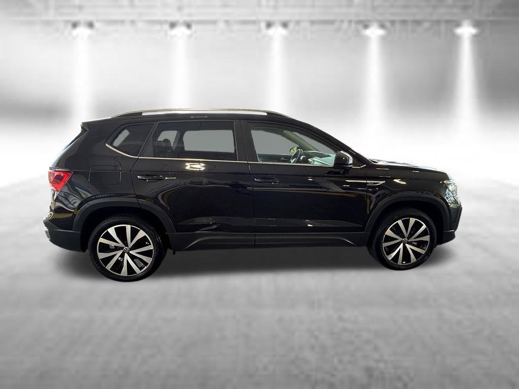Used 2022 Volkswagen Taos SE FWD image 3