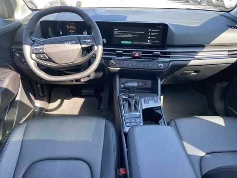 Used 2026 Kia Sportage EX w/ EX Panorama Roof Package FWD image 12