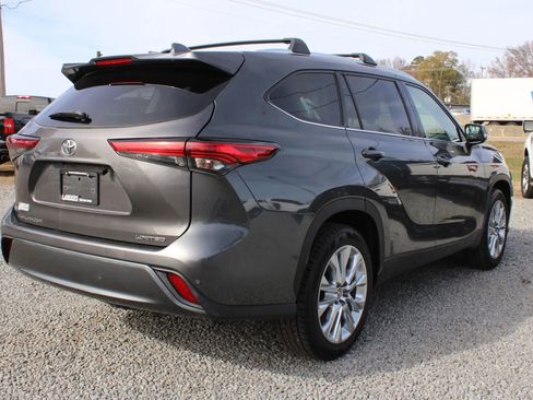 Used 2021 Toyota Highlander Limited image 6