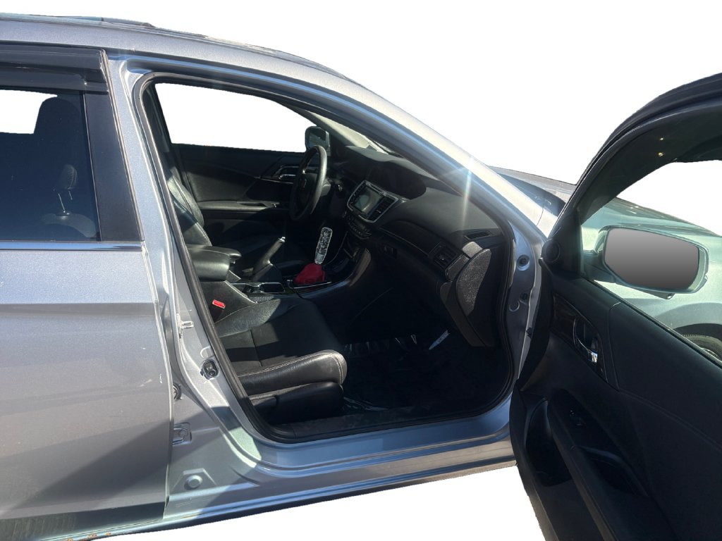Used 2017 Honda Accord EX image 15