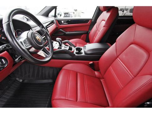 Used 2021 Porsche Cayenne AWD/4WD image 6