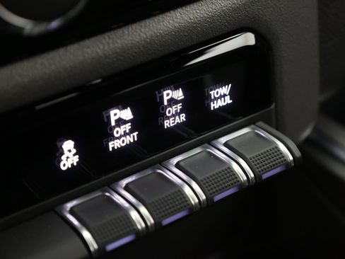 Used 2025 RAM 1500 Big Horn RWD image 19