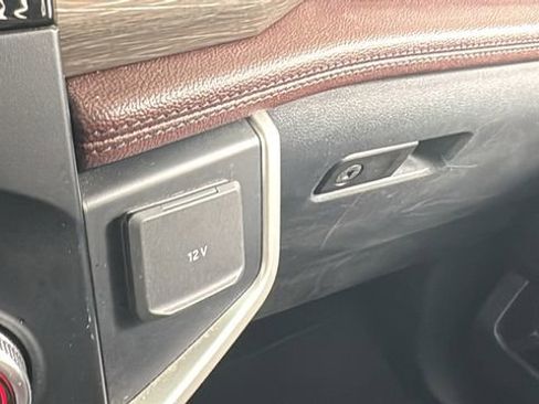 Used 2024 Ford Expedition Limited image 34