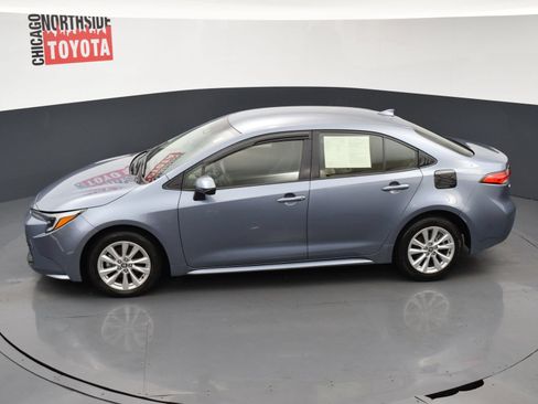 Used 2025 Toyota Corolla LE w/ LE Premium Package FWD image 18