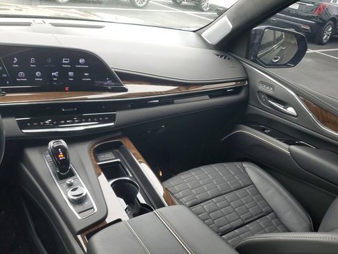 Certified 2024 Cadillac Escalade Premium Luxury Platinum w/ Heavy-Duty Trailer Package image 20