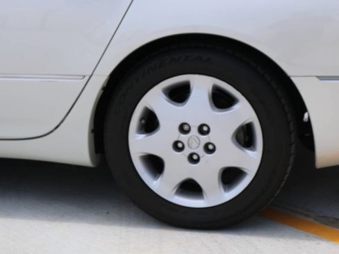 Used 2001 Lexus LS 430 RWD image 31