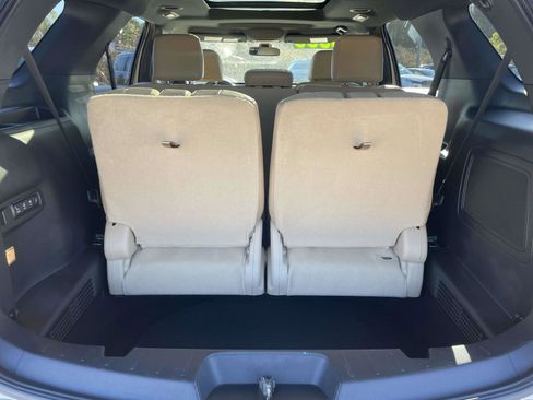 Used 2017 Ford Explorer Limited w/ Equipment Group 301A image 8