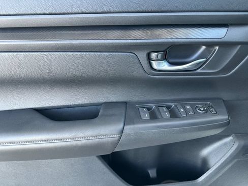 Used 2025 Honda CR-V LX image 10