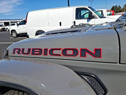 Used 2018 Jeep Wrangler Unlimited Rubicon image 30