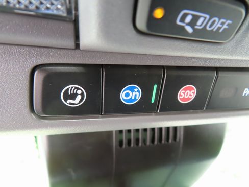 Used 2024 Chevrolet Silverado 1500 Custom image 12