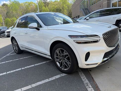 Used 2025 Genesis GV70 2.5T w/ Advanced Package image 2