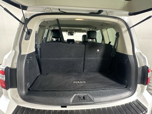 Used 2024 Nissan Armada SL w/ Captain's Chairs Package image 31