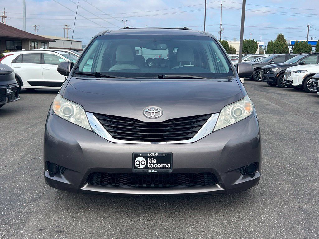 Used 2012 Toyota Sienna LE FWD image 6