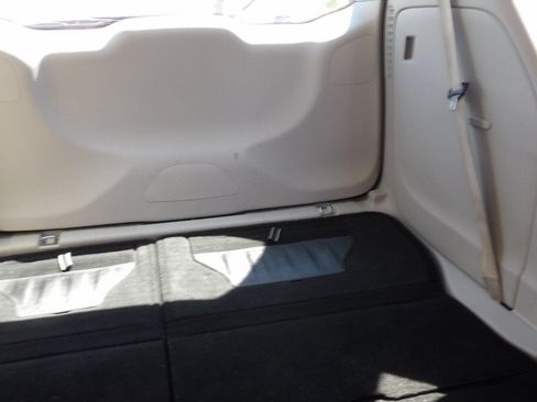 Used 2020 Chrysler Voyager Lxi FWD image 27