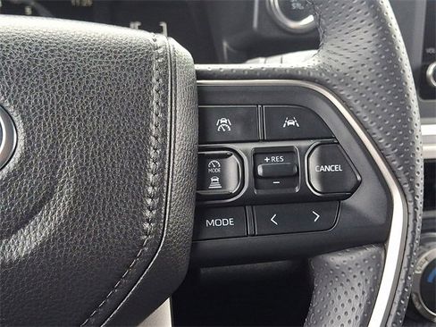 Used 2025 Toyota 4Runner SR5 image 21