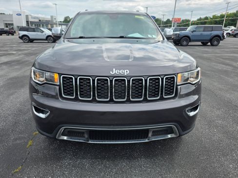Used 2017 Jeep Grand Cherokee Limited AWD/4WD image 6