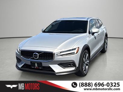 Used 2025 Volvo V60 B5 Cross Country Plus