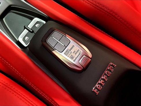 Used 2021 Ferrari F8 Tributo RWD image 29