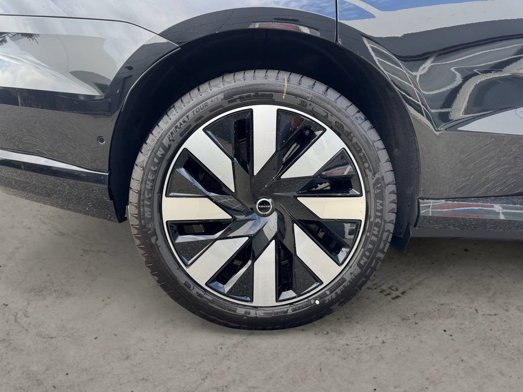New 2026 Volvo EX90 Plus AWD/4WD image 8