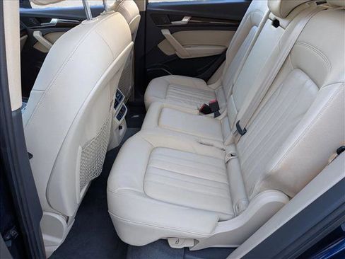 Used 2019 Audi Q5 Premium w/ Convenience Package image 20