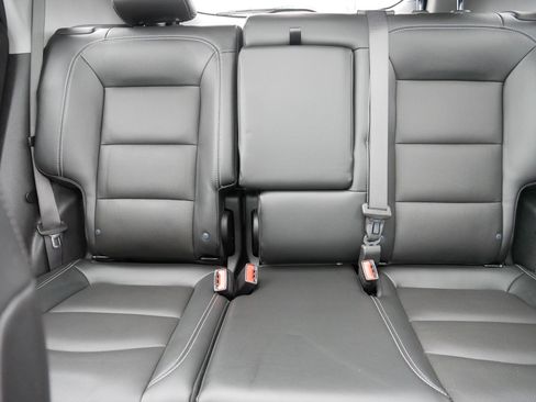 Used 2023 GMC Terrain SLT w/ Tech Package image 13