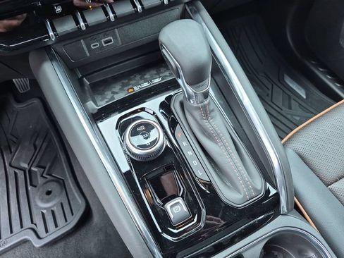 New 2026 GMC Canyon AT4 w/ AT4 Premium Package AWD/4WD image 33