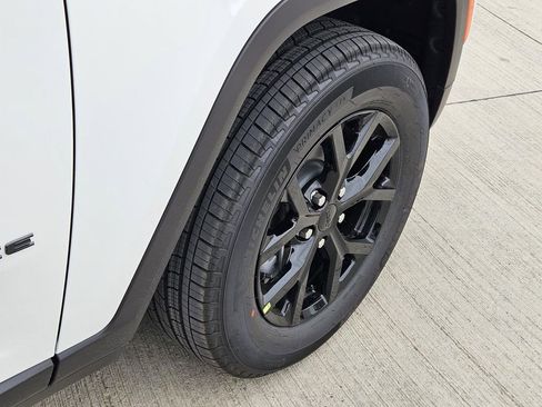 New 2026 Jeep Grand Cherokee Altitude AWD/4WD image 6