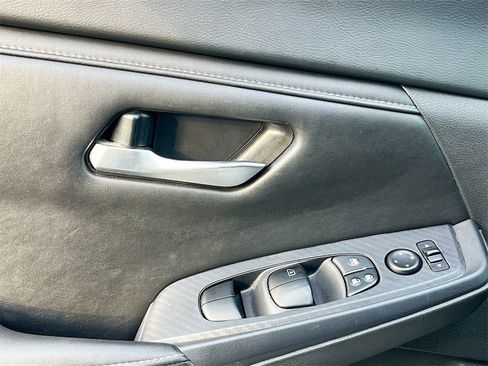 Used 2023 Nissan Sentra S image 17