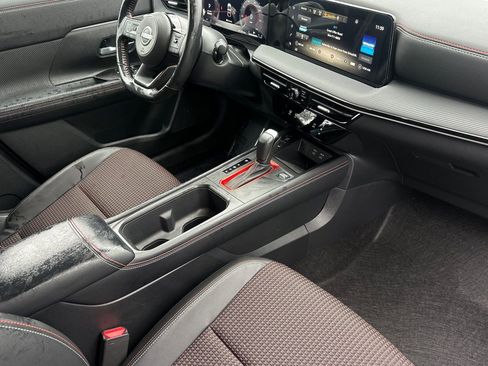 Used 2025 Nissan Kicks SR image 16