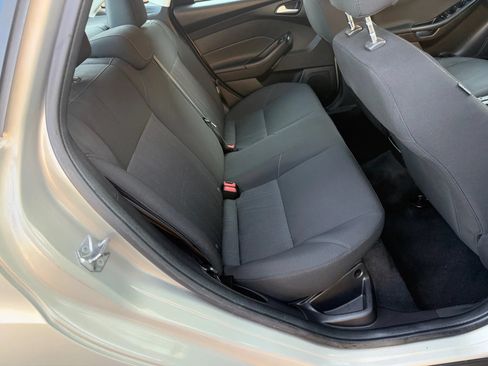 Used 2015 Ford Focus SE FWD image 17
