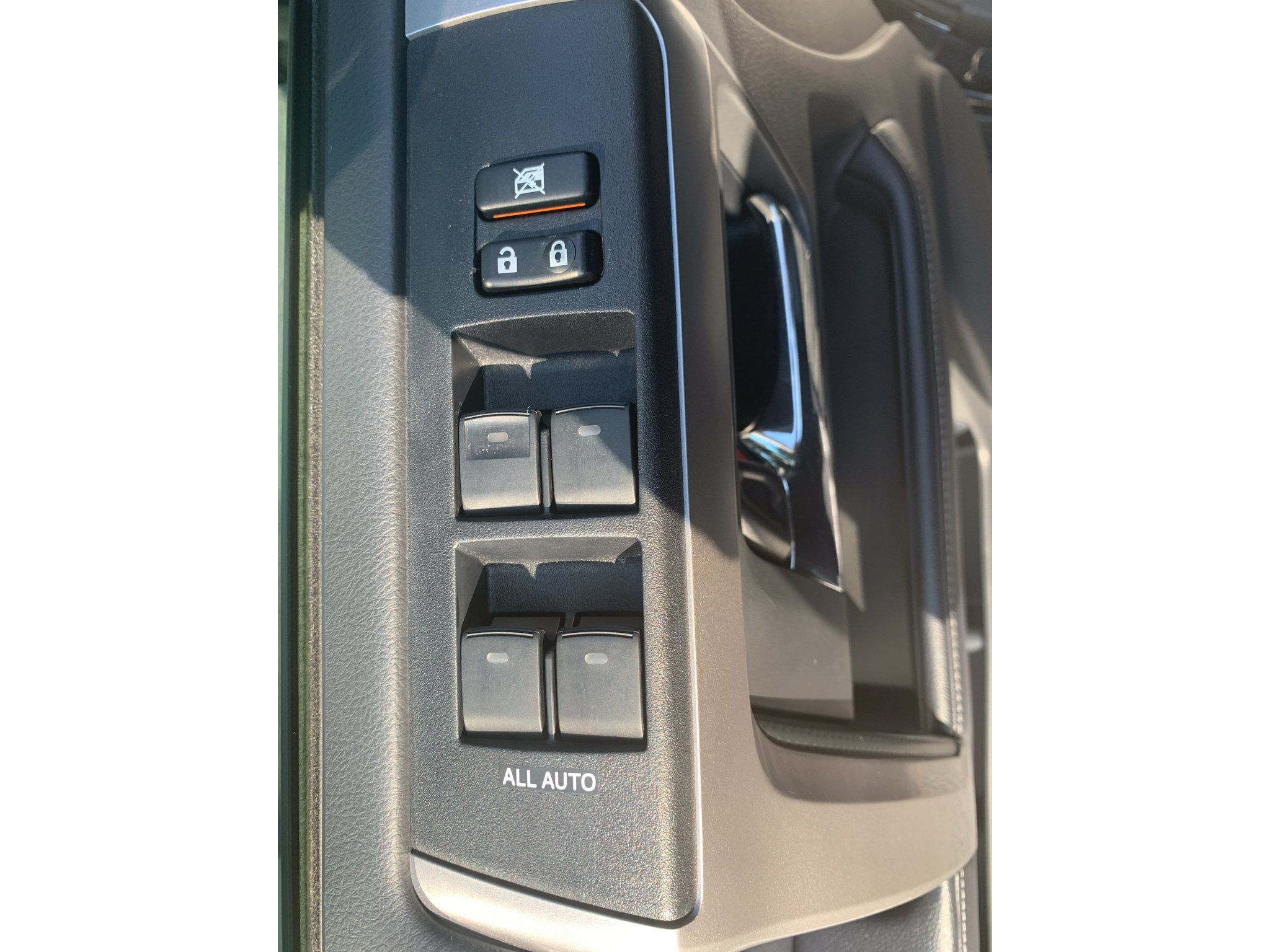 Used 2018 Toyota 4Runner SR5 Premium AWD/4WD image 13