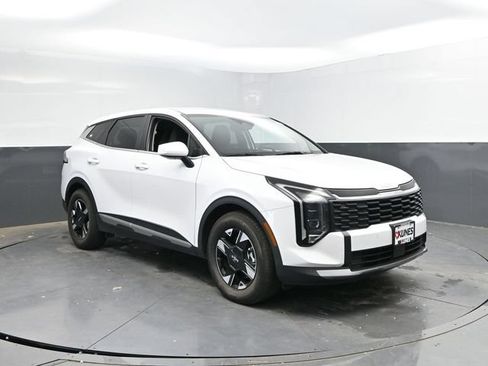 Used 2026 Kia Sportage LX FWD image 4
