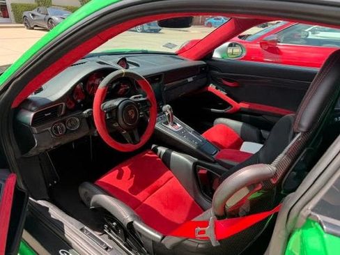 Used 2018 Porsche 911 GT2 RS RWD image 3