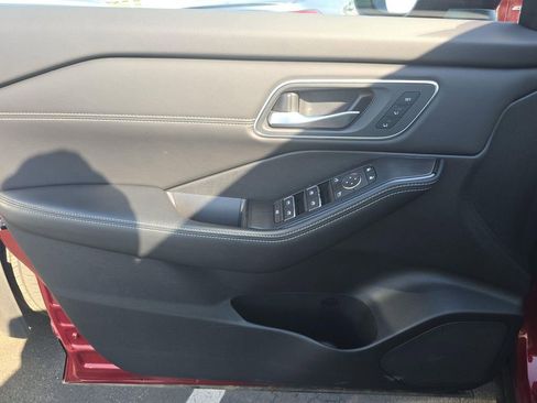 Certified 2026 Nissan Rogue Platinum w/ Platinum Premium Package image 7