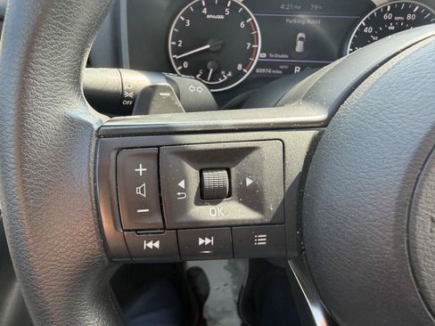 Used 2024 Nissan Rogue SV AWD/4WD image 18