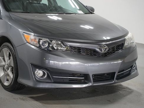 Used 2012 Toyota Camry SE image 4
