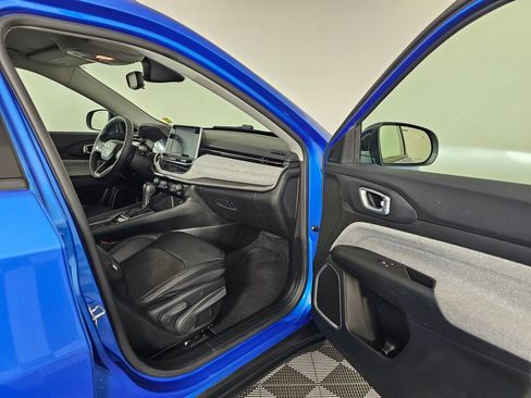 Used 2022 Jeep Compass Latitude FWD image 35