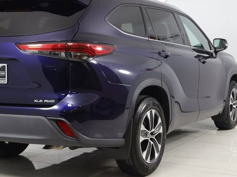 Used 2021 Toyota Highlander XLE image 44