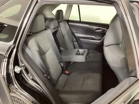 Used 2021 Toyota RAV4 XLE w/ XLE Grade Weather Package AWD/4WD image 35