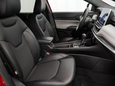 Certified 2025 Jeep Compass Latitude w/ Convenience Group image 47