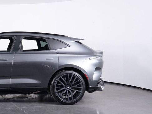 Used 2023 Aston Martin DBX 707 image 12