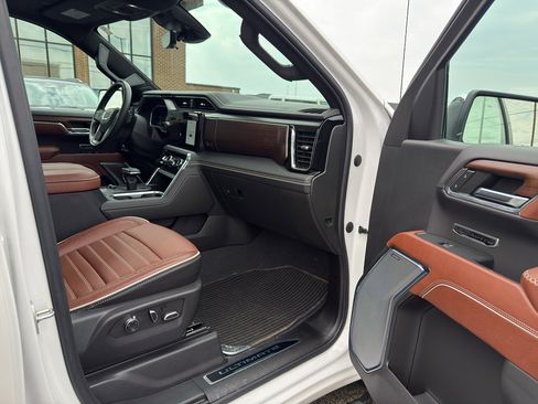 Used 2024 GMC Sierra 1500 Denali Ultimate image 33