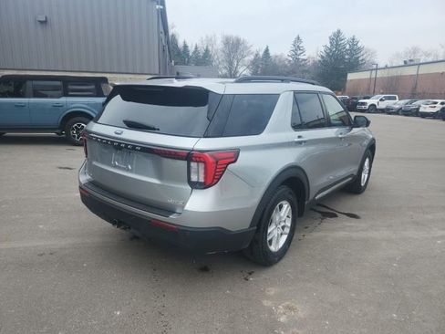 Used 2025 Ford Explorer Active image 5