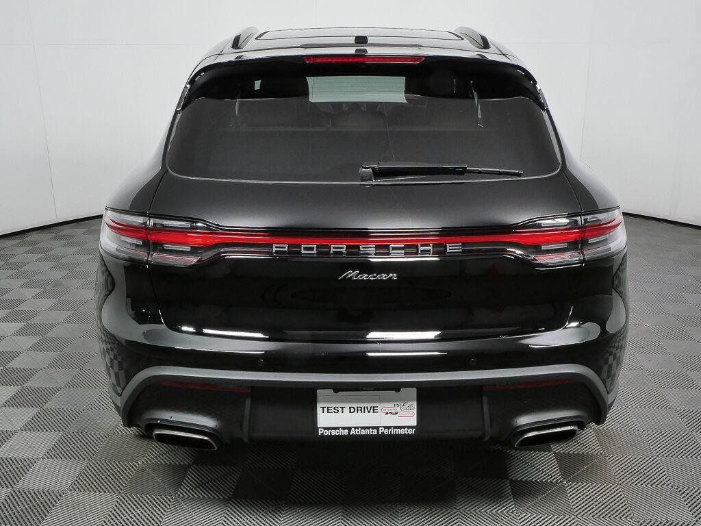 Certified 2026 Porsche Macan AWD/4WD image 32
